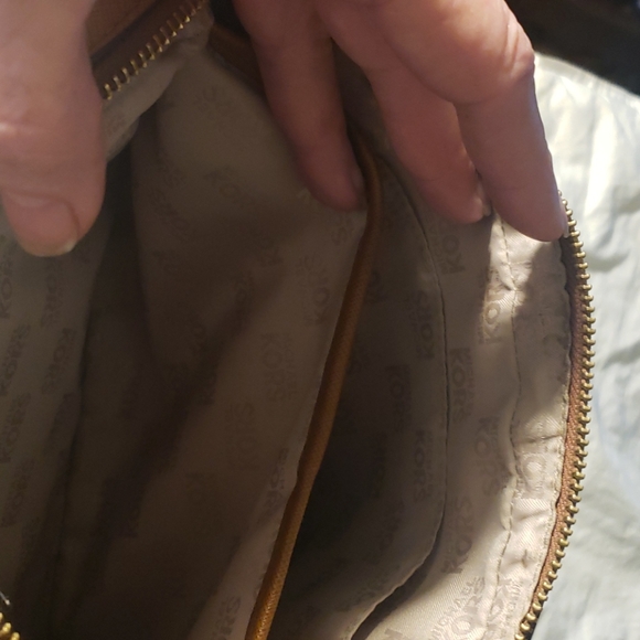 Michael Kors Large East West Crossbody Crossbody C - Picture 8 of 11